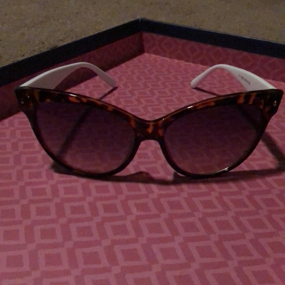 Cheetah sunglasses